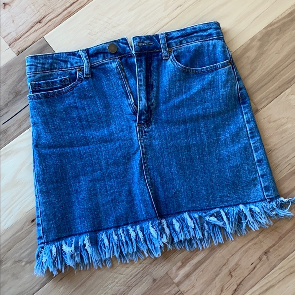 Jean skirt with fringe